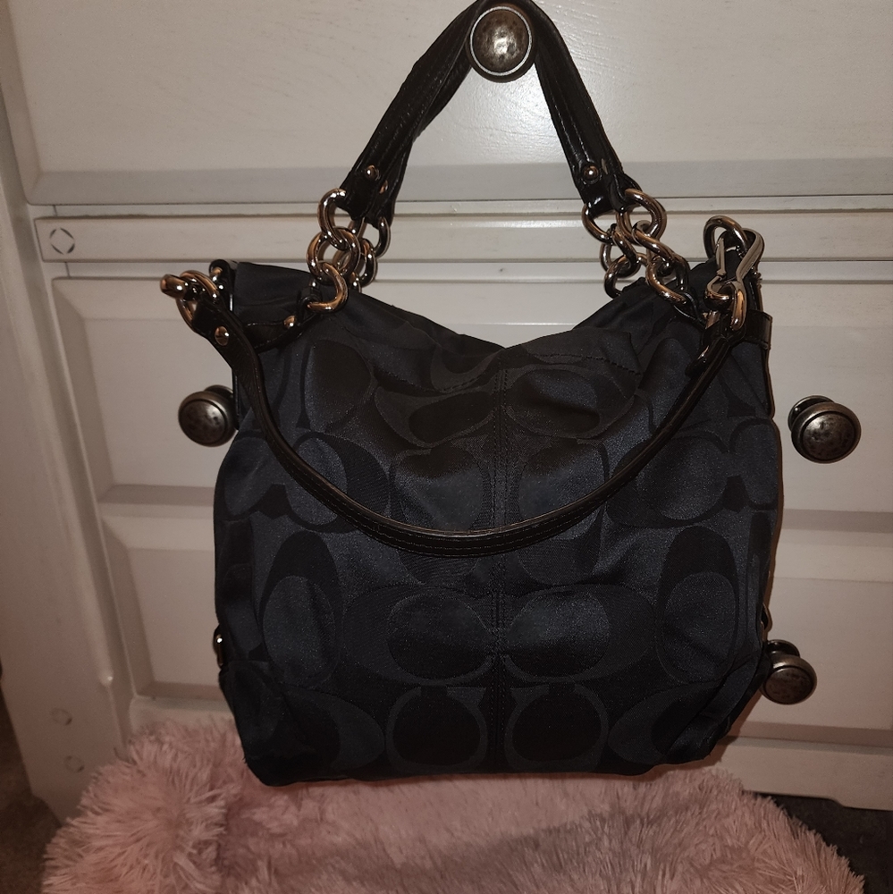 EUC Coach Handbag! - Picture 2 of 6